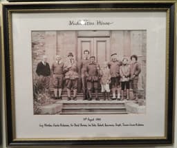 Group photo outside Middleton House for a shoot, 1980